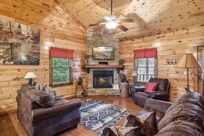 TV, fireplace, DVD player - Movies And Games With A Stay Near The Parkway (SEVIERVILLE)