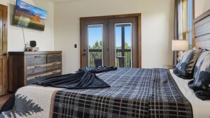 4 bedrooms, desk, iron/ironing board, free WiFi