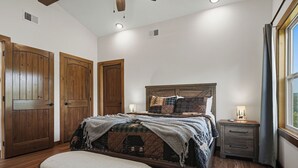 4 bedrooms, desk, iron/ironing board, free WiFi