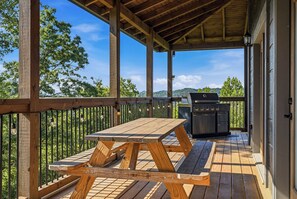 Outdoor dining - Level Up From Luxury & Incredible Mountain Views (SEVIERVILLE)