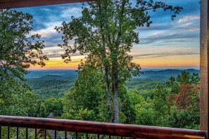 Balcony - Private Pool*Awesome Views of the Strip*Game Room*Hot tub (GATLINBURG)