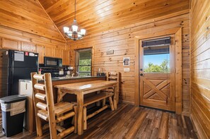Fridge, microwave, oven, stovetop - Views From The Hot Tub That Last For Days (SEVIERVILLE)