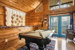 Game room - Summer Games And Winter Views (GATLINBURG)