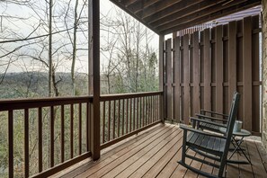 Terrace/patio - Summer Games And Winter Views (GATLINBURG)