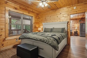 2 bedrooms, iron/ironing board, free WiFi, bed sheets - Near The Golf Corse, On The Creek (COSBY)