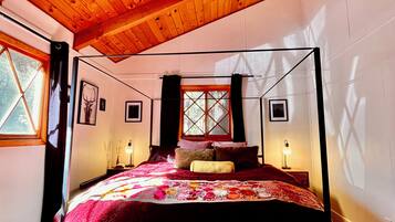 2 bedrooms, desk, iron/ironing board, travel crib