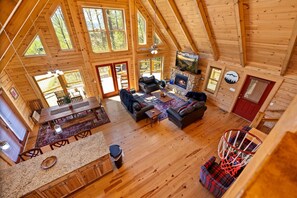 Smart-tv, eldstad och tv-spel