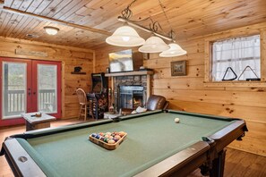 Game room - Screened In Hot Tubs Bring Joy All Year Round (GATLINBURG)