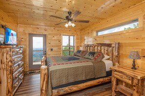 2 bedrooms, iron/ironing board, free WiFi, bed sheets - 4 States View-Gatlinburg, Private Pool, Game Room (GATLINBURG)