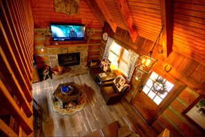 Smart-TV, peis, videospill og fotballspill