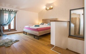 1 slaapkamer, een strijkplank/strijkijzer, gratis wifi, beddengoed