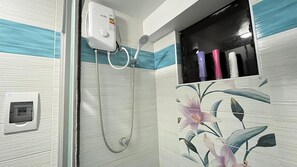 Toallas, jabón, champú y papel higiénico