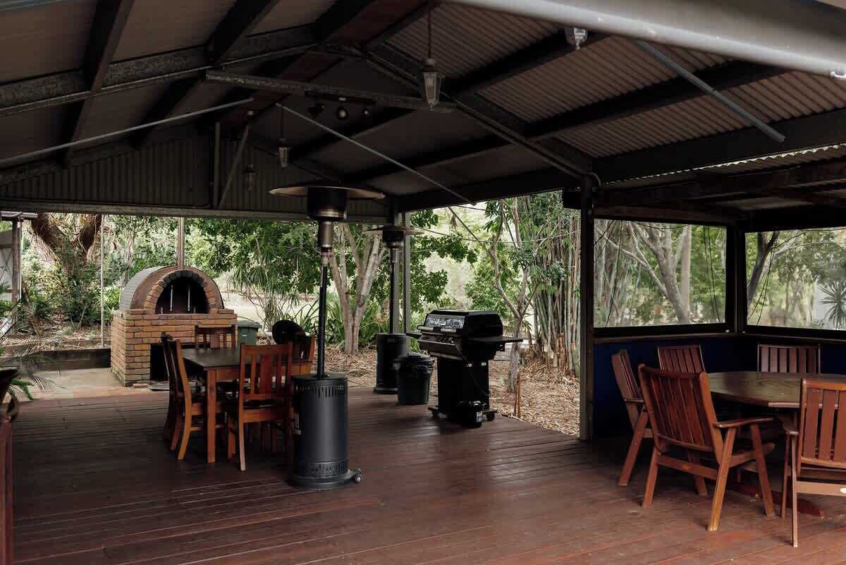 屋外ダイニングエリア