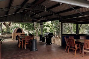 屋外ダイニングエリア