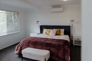 4 chambres, fer et planche à repasser, Wi-Fi, draps fournis