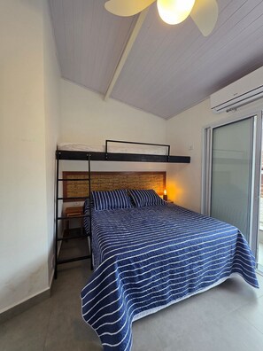 2 bedrooms, free WiFi, bed sheets - Chalé 5 (Ubatuba)