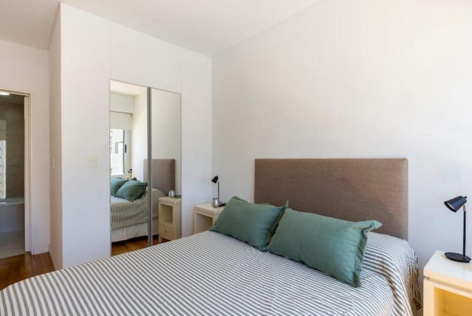 1 quarto, Wi-Fi de cortesia, roupa de cama