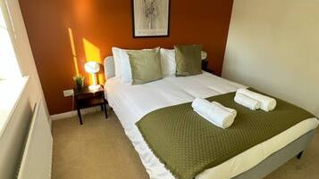 2 bedrooms, iron/ironing board, travel cot, WiFi