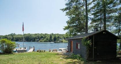 Lakefront Cottage in the Woods w/Sauna Access. Pet-friendly. Abuts State Forest