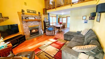 Smart TV, fireplace