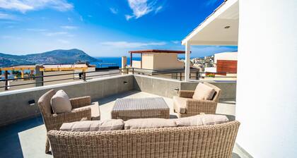 Spacious & private 4-bedroom villa with sea views