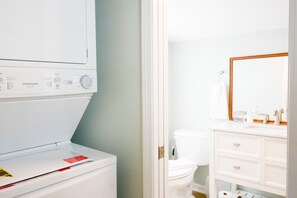 Hair dryer, towels - Charming Private Home Near VB Boardwalk! (Virginia Beach)