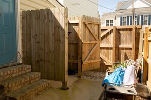 Property grounds - Charming Private Home Near VB Boardwalk! (Virginia Beach)