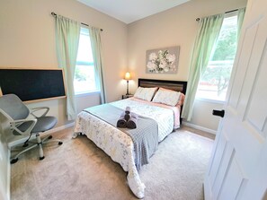 3 camere, una scrivania, ferro/asse da stiro, culla da viaggio