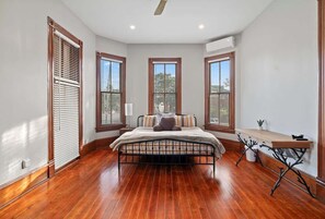 4 bedrooms, iron/ironing board, travel crib, free WiFi