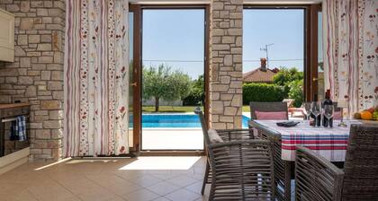Gorgeous home in Umag