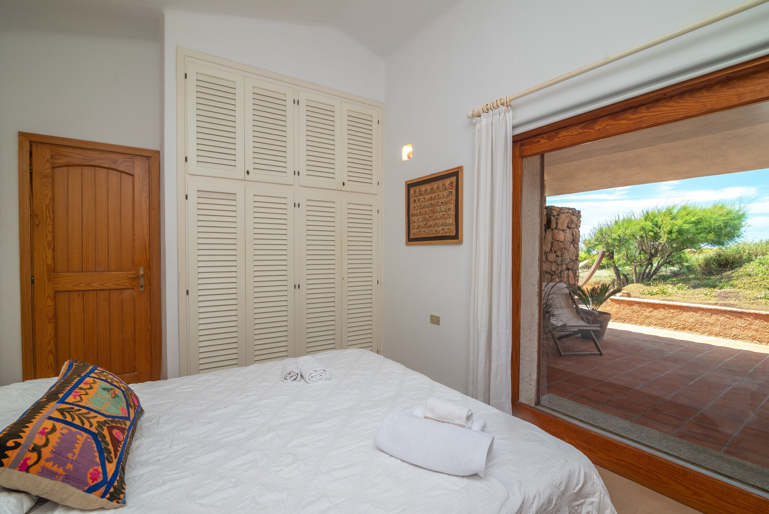 3 makuuhuonetta, silitysrauta/-lauta, ilmainen Wi-Fi, vuodevaatteet