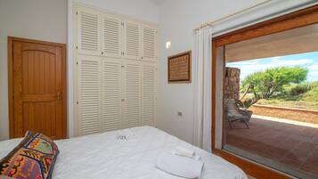 3 makuuhuonetta, silitysrauta/-lauta, ilmainen Wi-Fi, vuodevaatteet