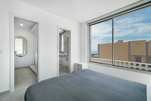 4 bedrooms, free WiFi, bed sheets