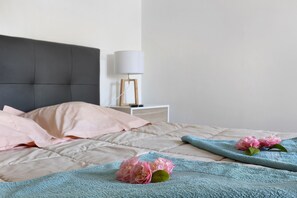 1 quarto, Wi-Fi de cortesia, roupa de cama