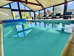 Pool - Holiday Home 'O Gîte Bleu' with Private Pool, Private Garden and Wi-Fi (Huillé)