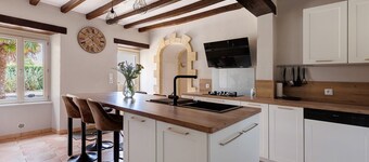 Holiday Home 'O Gîte Bleu' with Private Pool, Private Garden and Wi-Fi