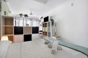 Free WiFi, bed sheets - Studio Apartment 'Estudio En La Cascada' with Air Conditioning (torremolinos)