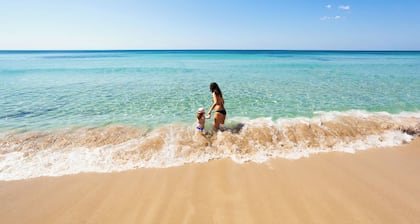 Villa 'A Punta Prosciutto' avec Vue sur la Mer, Wi-Fi et Climatisation
