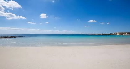 Villa 'Perla Marina Luxury' with Sea View, Wi-Fi and Air Conditioning