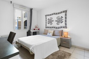 1 chambre, fer et planche à repasser, Wi-Fi gratuit, draps fournis