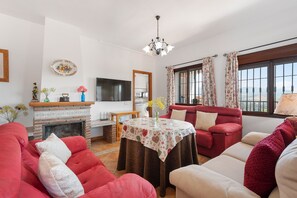 TV, lareira, DVD player