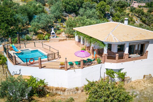 Chalet "El Mirador Del Abuelo" with Private Pool, 2 Terraces & Wi-Fi