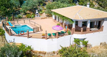 Chalet "El Mirador Del Abuelo" with Private Pool, 2 Terraces & Wi-Fi
