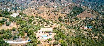 Chalet "El Mirador Del Abuelo" with Private Pool, 2 Terraces & Wi-Fi