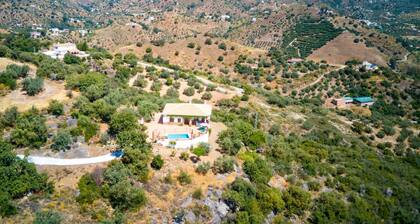 Chalet "El Mirador Del Abuelo" with Private Pool, 2 Terraces & Wi-Fi