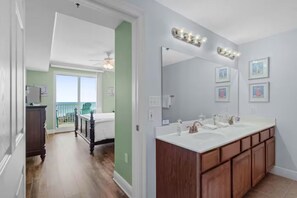2 Schlafzimmer, Bügeleisen/Bügelbrett, Reisekinderbett, kostenloses WLAN