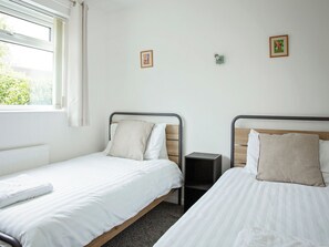 3 bedrooms, free WiFi, bed sheets
