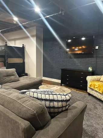 Smart TV. Downtown Studio loft in Rome.