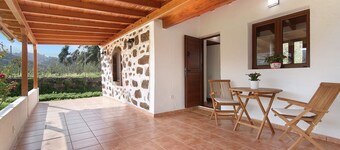 Appartement de vacances 'La Casita De La Abuela Paula' avec vue sur la mer, terrasse privée et Wi-Fi