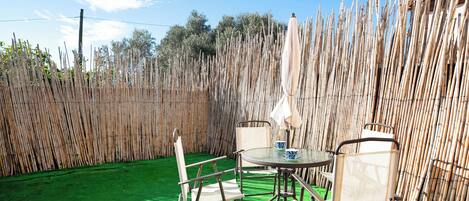 تناول الطعام بالخارج